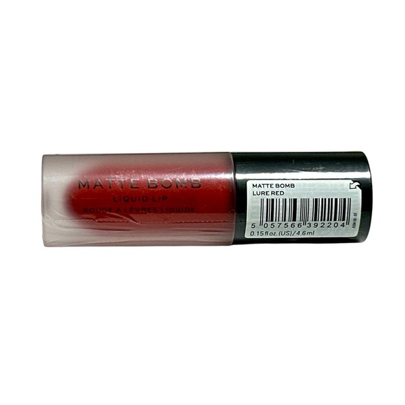 Revolution Liquid Lip, Matte Bomb - Lure Red - Picture 4 of 5